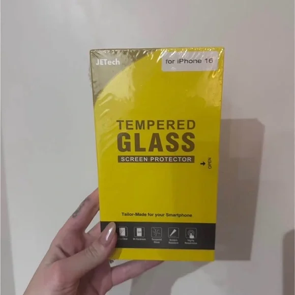 FREE ADD TO BUNDLE 🛍️
JETech Screen Protector for iPhone 16 - Picture 2 of 2
